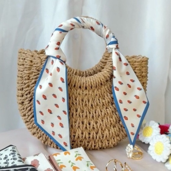 3/$20 Purse Handbag Twilly Scarf Strawberry Print NWOT - Picture 8 of 9